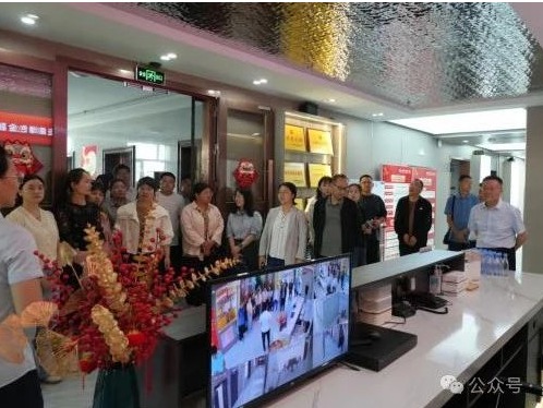 企業動態 | “河西走廊綠色金融創新人才”培訓班學員到金控張掖擔保公司參觀交流